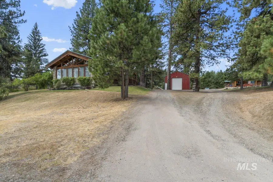 739 S Main St, Cascade, ID 83611 - #3