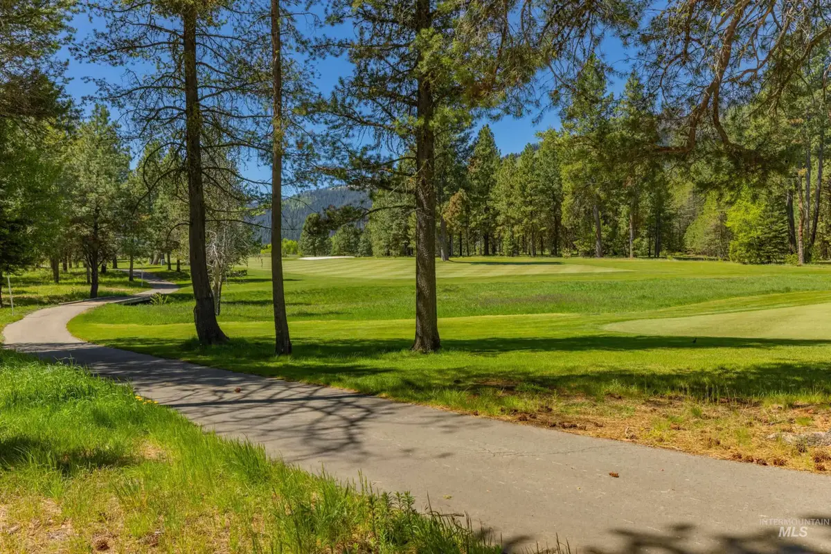 207 Spataro Drive, Donnelly, ID 83615 - #1