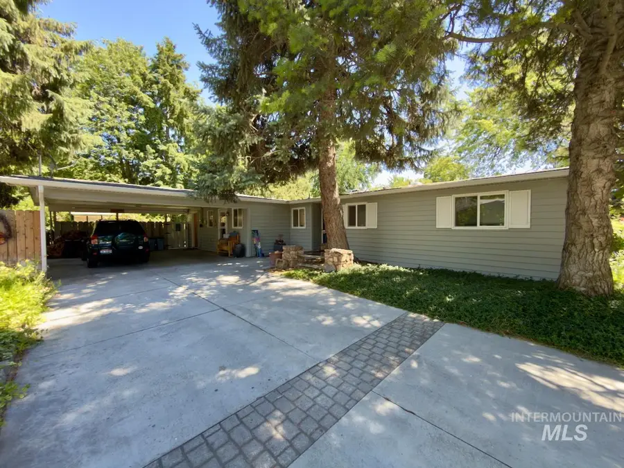 1424 S Atlantic St, Boise, ID 83705 - #3
