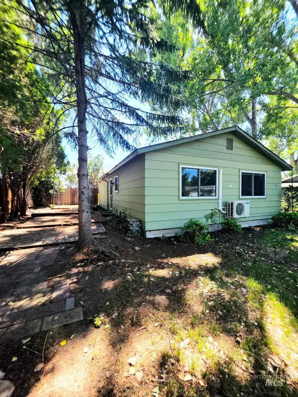 910 Harmon Way, Middleton, ID 83644