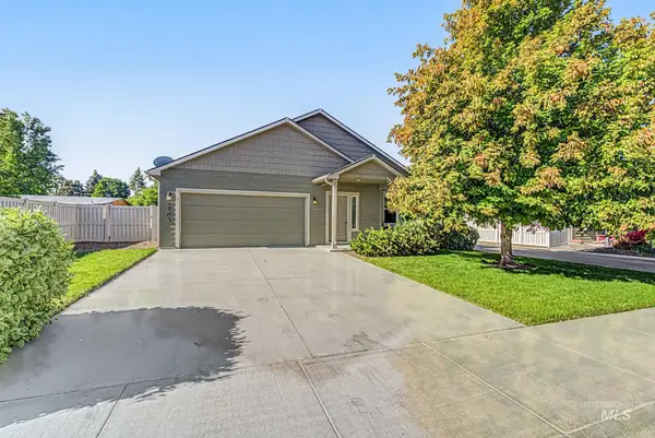 2303 E Elm Grove Dr, Nampa, ID 83686