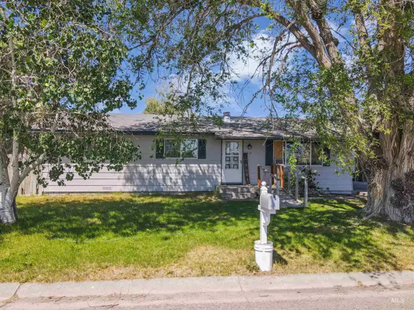 110 N 6th St East, Paul, ID 83347