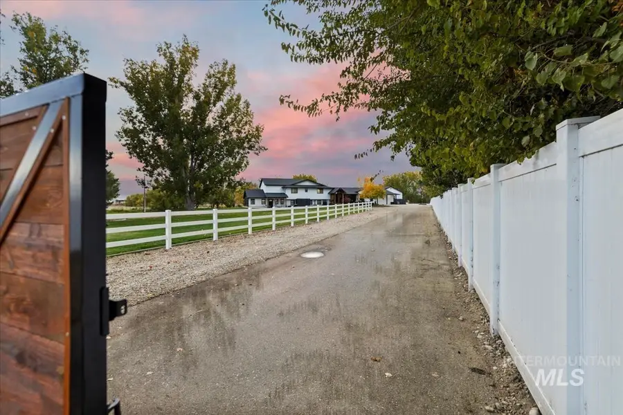 1417 N Kcid Rd, Caldwell, ID 83605 - #3
