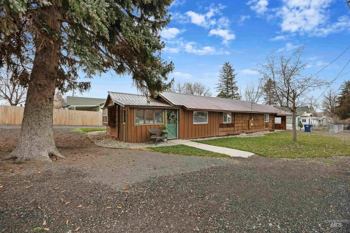 370 Orchard Street East, Hagerman, ID 83332 - #1