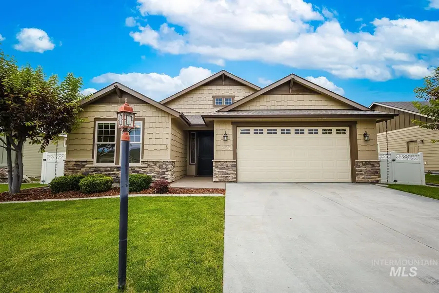 427 Briar Hill St, Nampa, ID 83686 - #2