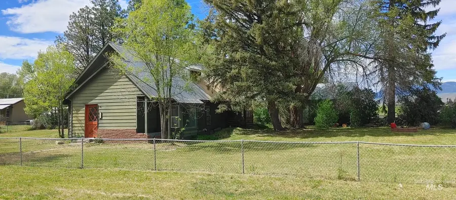 227 Alturas Ave, Fairfield, ID 83327 - #2