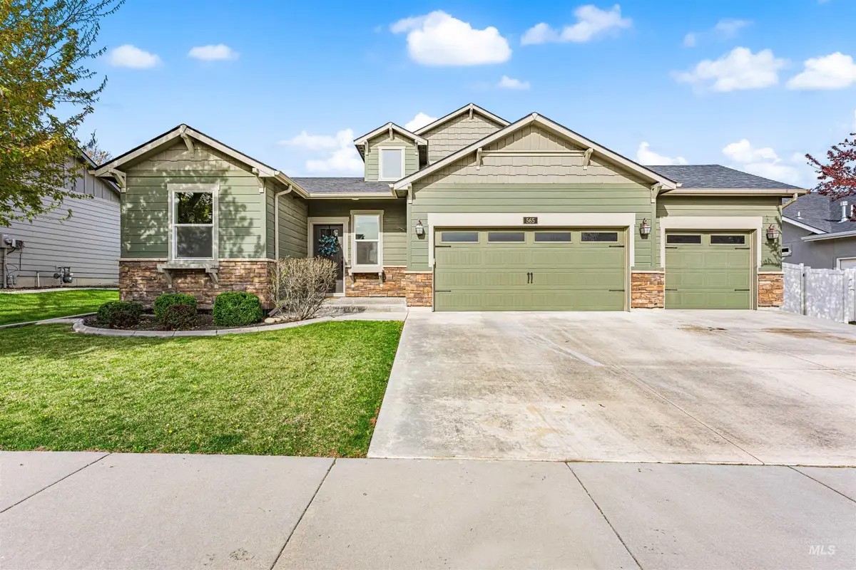 565 S Rocker Ave, Kuna, ID 83634 - #1