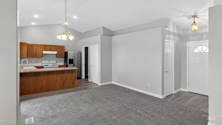 1315 N Cathy Ave, Meridian, ID 83642 - #3