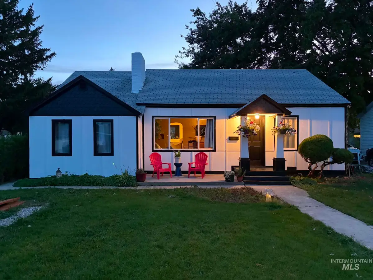 115 S Almond St, Nampa, ID 83651 - #1