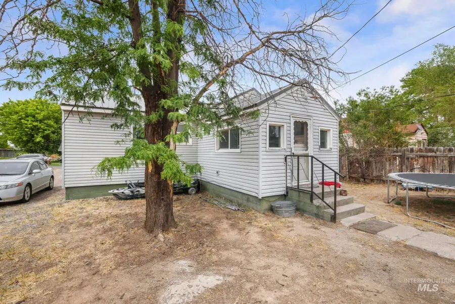 827 Aiken Ave, Buhl, ID 83316 - #2