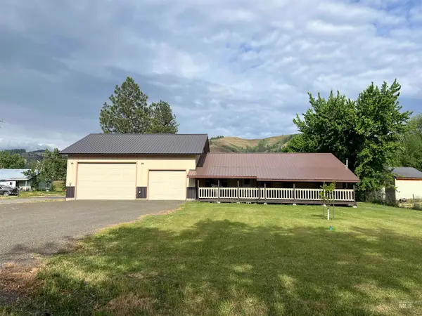 305 1/2 Clarendon, Council, ID 83612