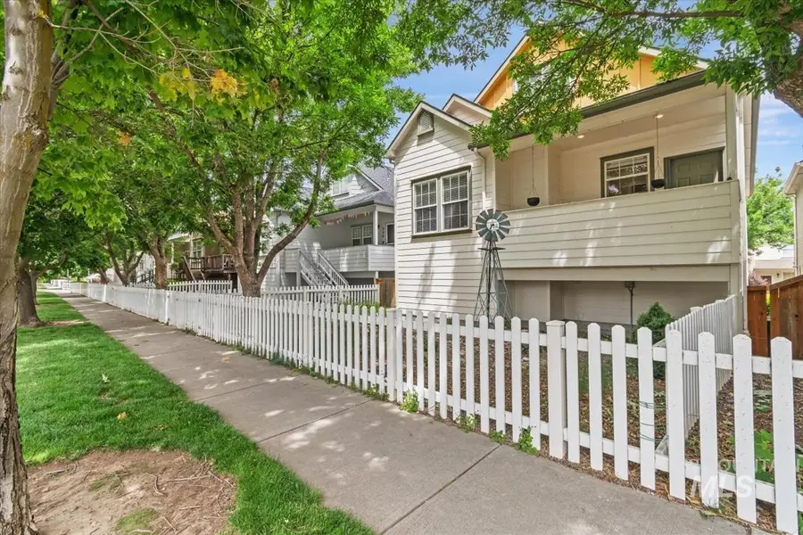 326 W Highland St, Boise, ID 83706 - #2