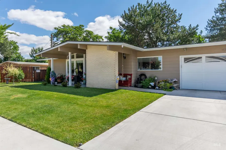 910 N Plateau Ave, Caldwell, ID 83605 - #2