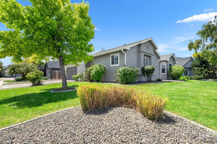 7405 Bay Meadows Dr, Nampa, ID 83687 - #3