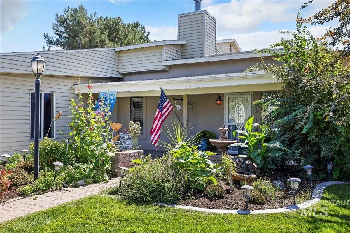 147 W 400 South, Jerome, ID 83338 - #1