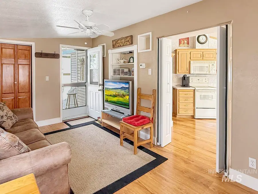 46 B Street, Cascade, ID 83611 - #3