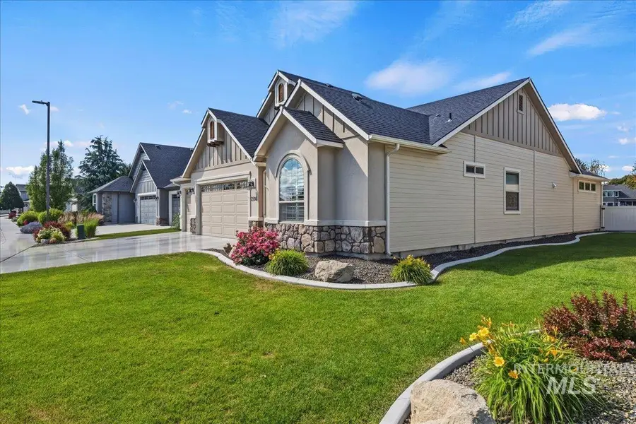 2196 E Deerhill Dr, Meridian, ID 83642 - #3
