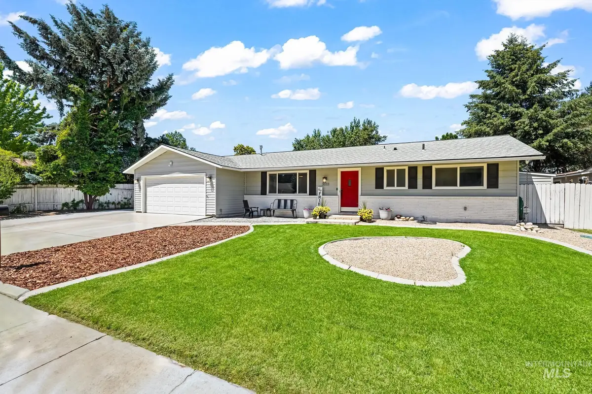 3033 N Constantine St, Boise, ID 83704 - #1