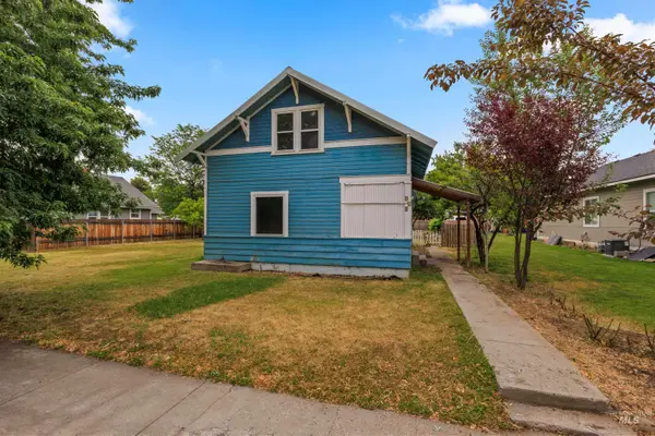 928 W 4th St, Weiser, ID 83672
