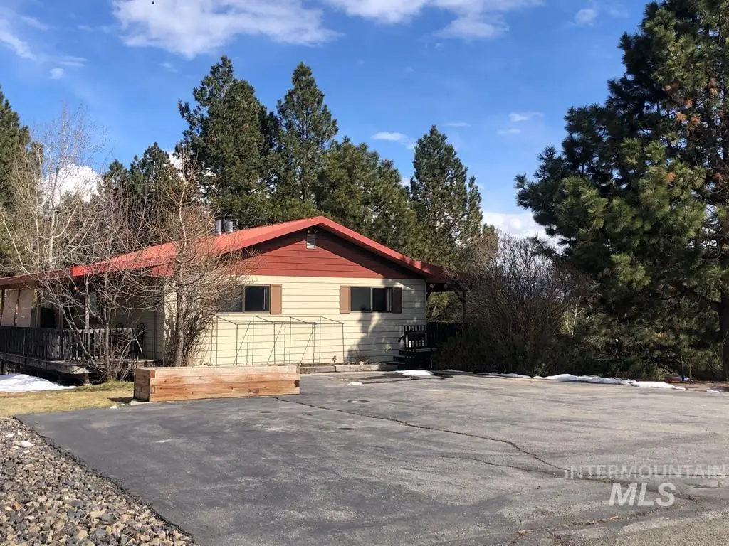 512 Skyline Drive, Cascade, ID 83611 - #1