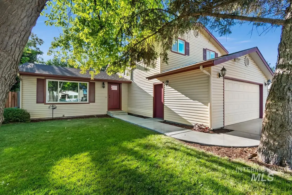 2330 S Quicksilver St, Boise, ID 83705 - #1