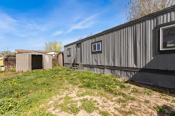 408 E 51st St #12, Garden City, ID 83714