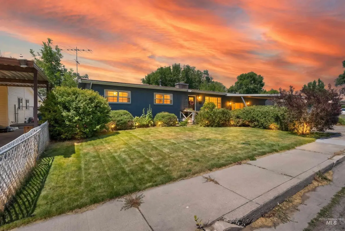 1137 Phelps Dr, Mountain Home, ID 83647 - #1