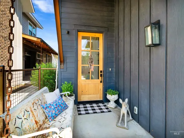2490 W Rustic Forge St, Eagle, ID 83616