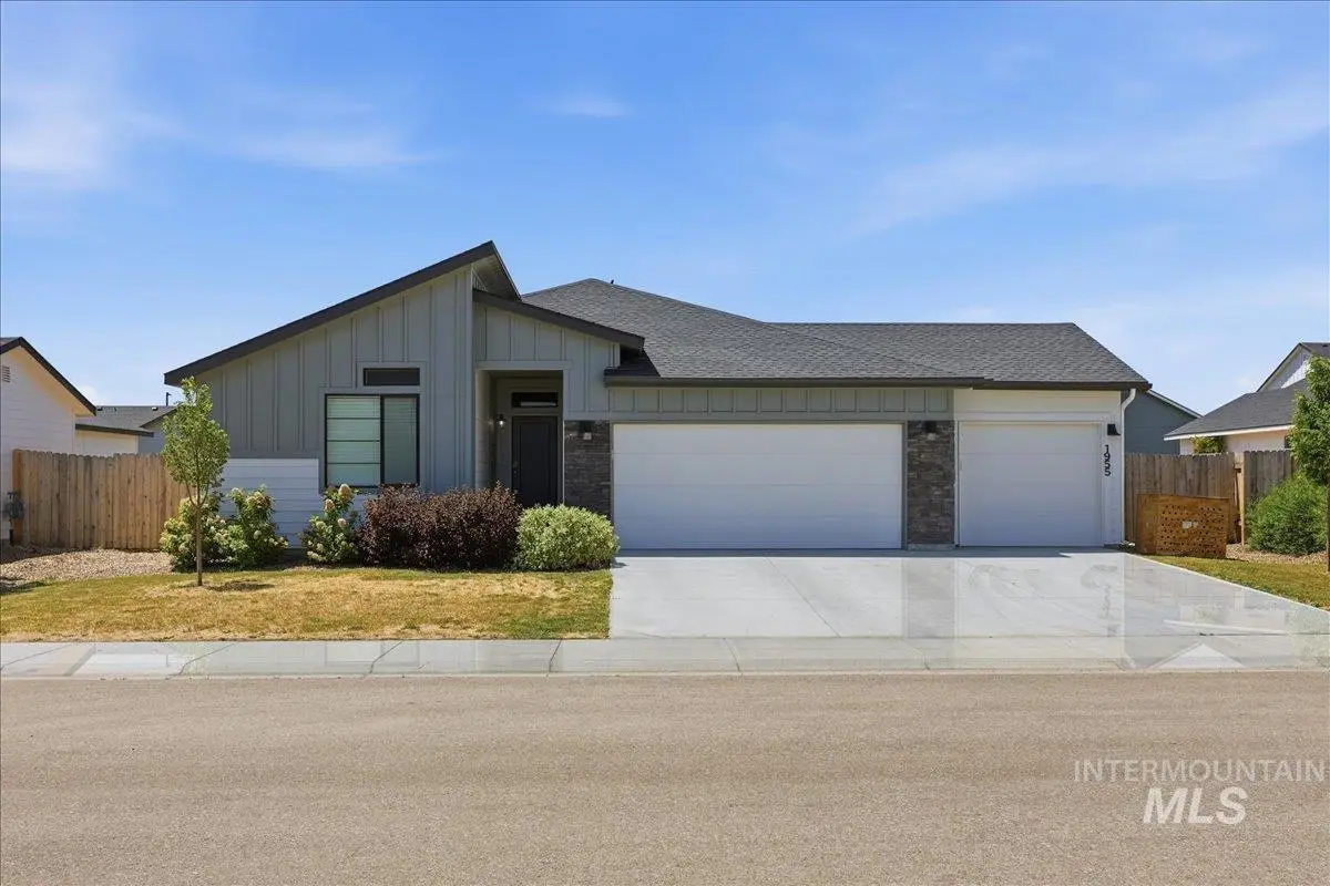 1955 SW Cooper Ave, Mountain Home, ID 83647 - #1
