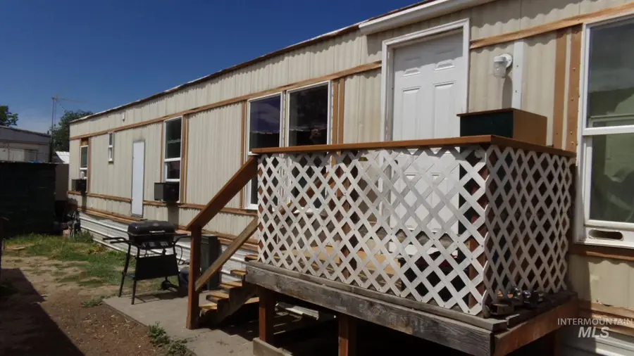 628 Burrell Ave. #11, Lewiston, CA 93501 - #2