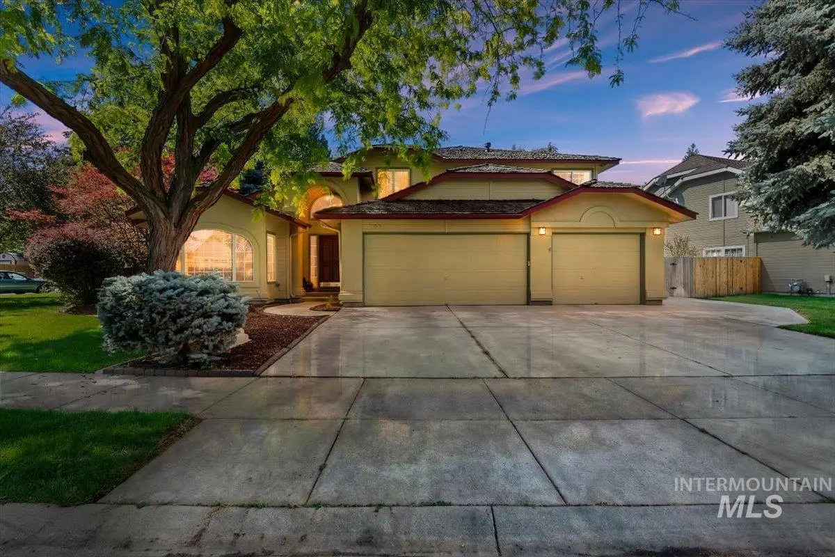 8001 W Innsbrook Ct, Boise, ID 83704 - #1