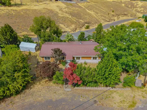 1752 Stafford Dr, Clarkston, WA 99403