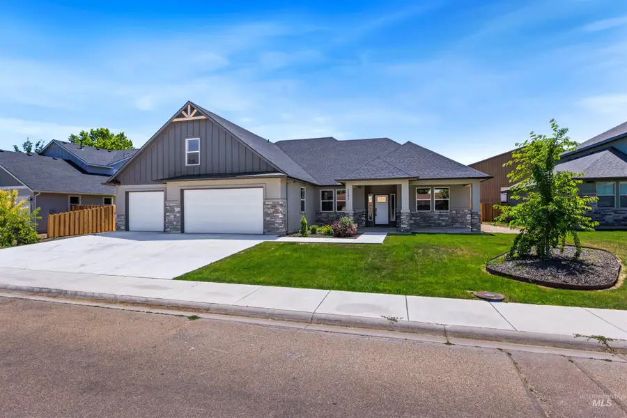1107 W Blaine Ave, Nampa, ID 83651 - #2