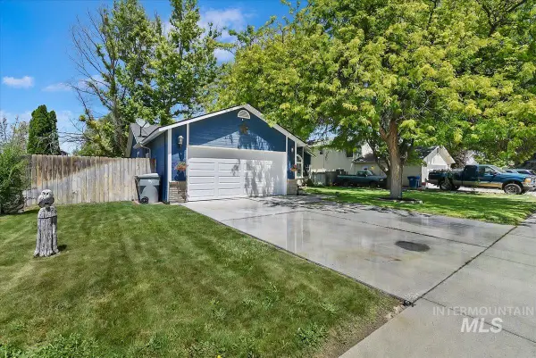 2900 Myrtlewood Way, Nampa, ID 83686