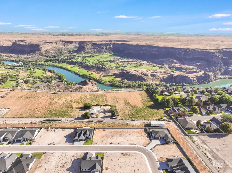 595 Canyon Falls Dr, Twin Falls, ID 83301 - #2