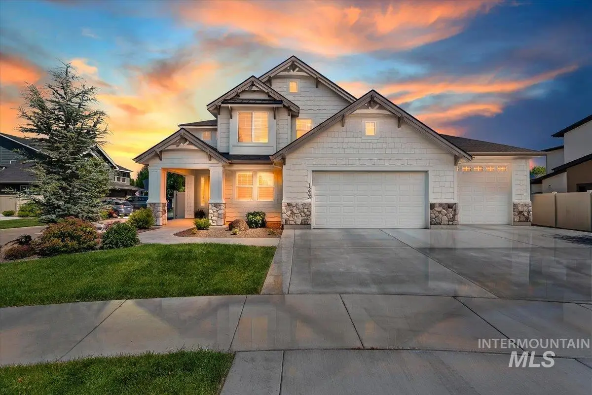 1233 E Azan St, Meridian, ID 83646 - #1
