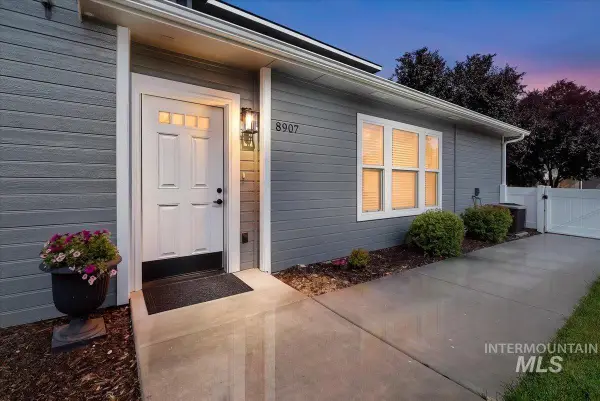 8907 W Candleston Ln, Boise, ID 83709
