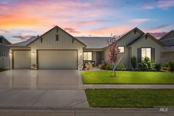 5811 W Copperstone Dr, Meridian, ID 83646