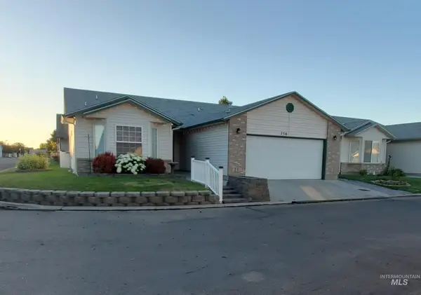736 N Cambridge St, Nampa, ID 83651