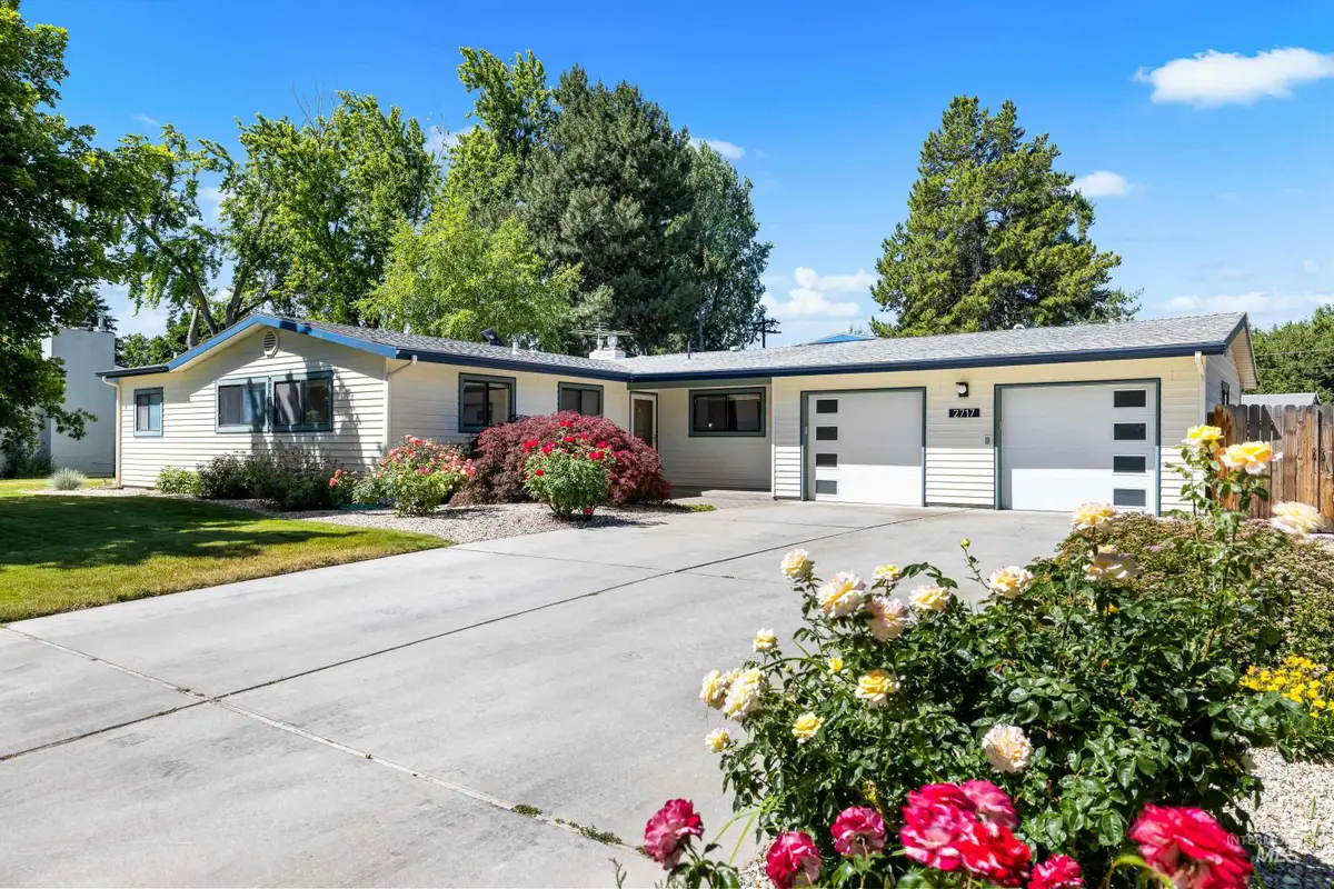 2717 N Alamo Rd, Boise, ID 83704 - #1