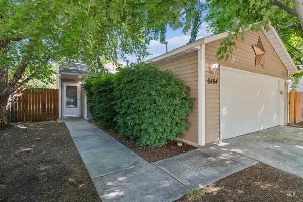 6484 S White Cliff Ave, Boise, ID 83709