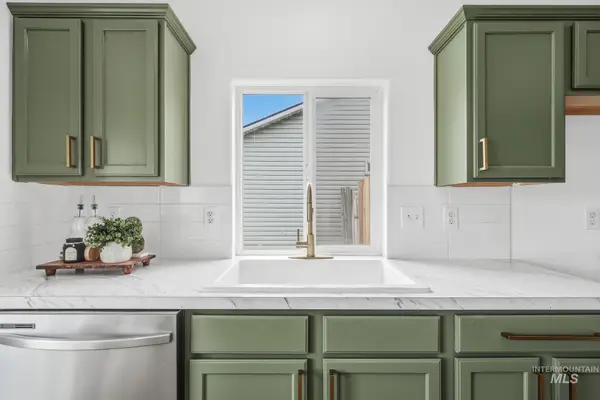 5512 Crimson Ave, Caldwell, ID 83607