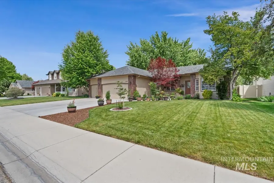 402 W Claire Ct, Meridian, ID 83646 - #3
