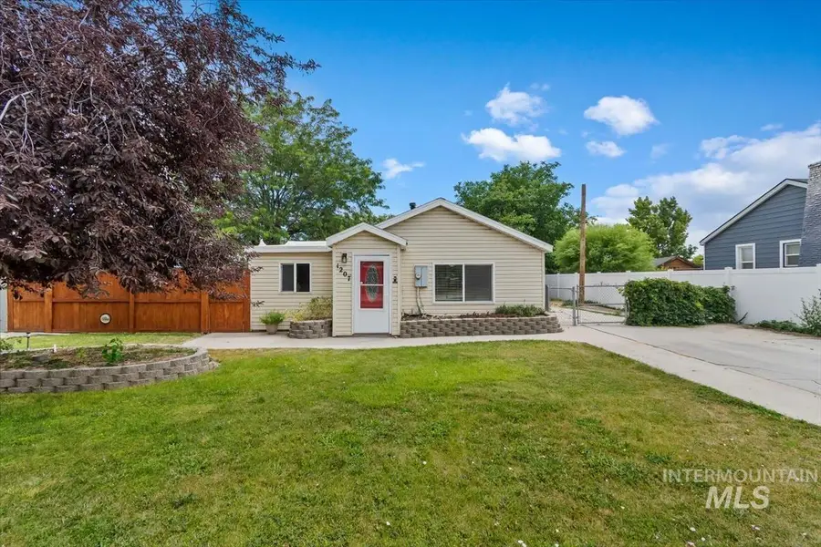1207 W Willow Ave, Nampa, ID 83651 - #2