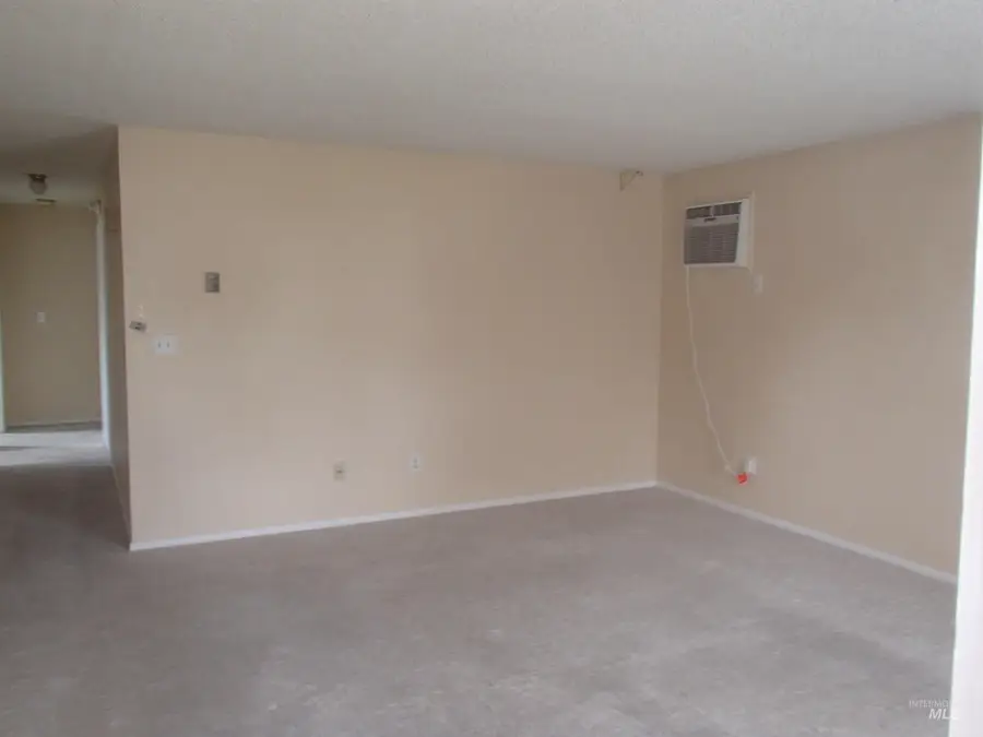 1111 S Locust, Nampa, ID 83686 - #2