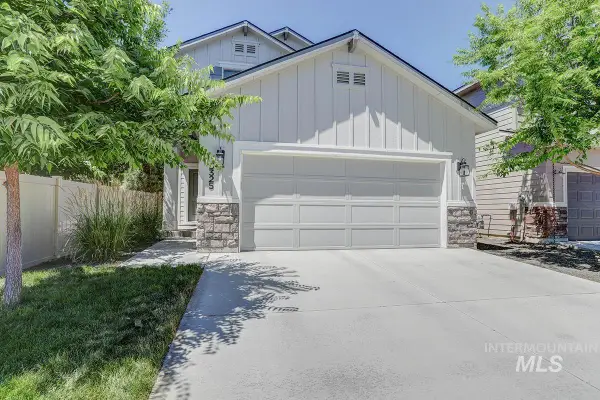 3325 S Daybreak Ave, Meridian, ID 83642