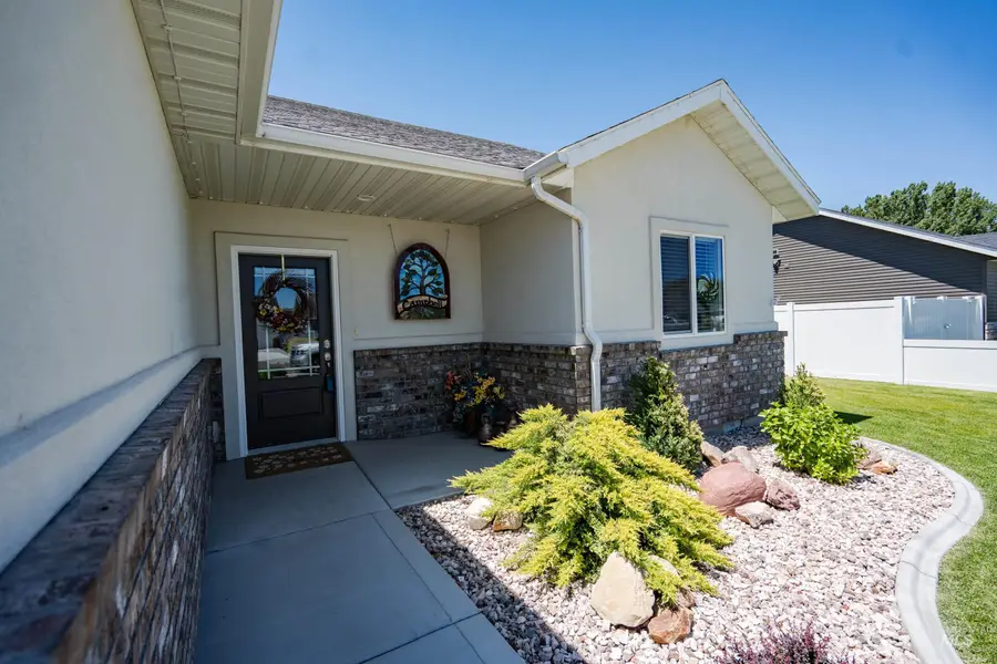 2360 Dorchester Ave, Burley, ID 83318 - #2