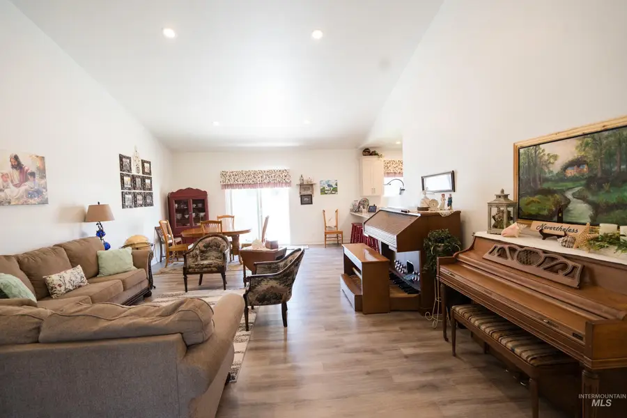 2360 Dorchester Ave, Burley, ID 83318 - #3