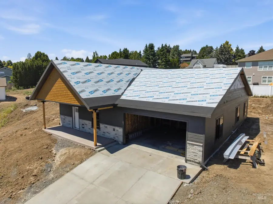 2824 Cyprus Court, Moscow, ID 83843 - #2