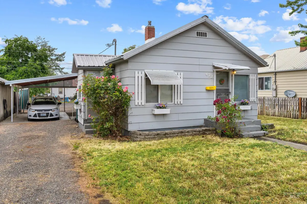 422 7th St, Clarkston, WA 99403 - #1
